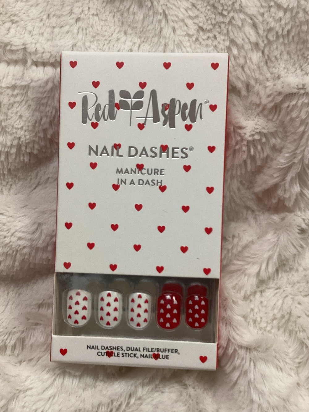 Red Aspen Red Heart Press-On Nails - Nail Dashes